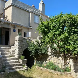 Nives Apartment Lubenice